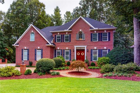 Previously sold for $619,750