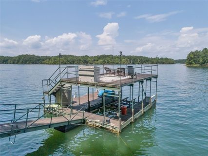 319 Lakeview Drive