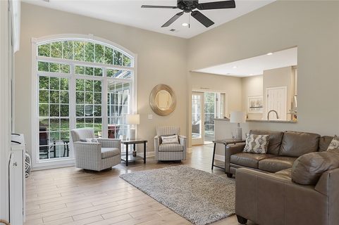 105 Shelter Cove Drive sold home in Shelter Cove, Seneca, SC