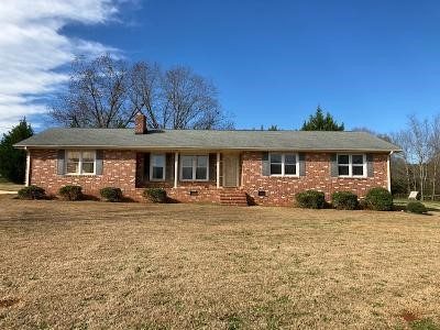 112 Meadowbrook Drive