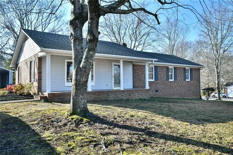 306 Oakfield Avenue sold home in Wyatt Ag, Easley, SC