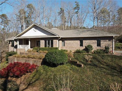 306 N Summit Drive