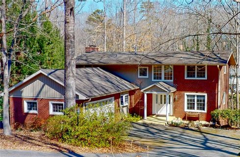 303 Woodland Way