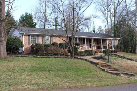 102 Canterbury Road sold home in Forest Hills, Pendleton, SC