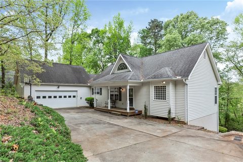 131 Inlet Pointe Drive sold home in Inlet Pointe Cove, Anderson, SC