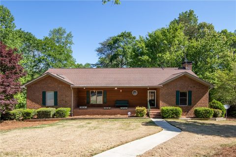 1460 Coneross Point Drive sold home in Coneross Point, Seneca, SC