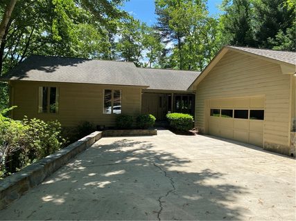 22 Eastern Pointe