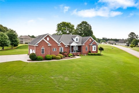 100 Hawks Nest Road