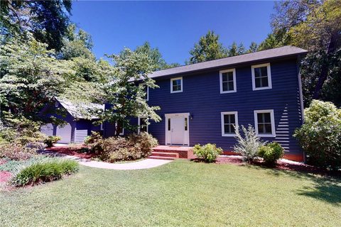 512 Squire Circle