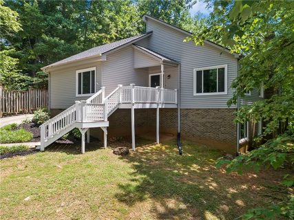 3 Cayuga Court sold home in White Oak Cliff, Seneca, SC