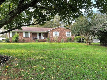 211 Greenland Road
