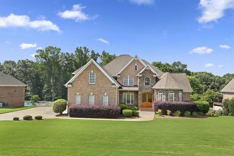 115 Topsail Drive