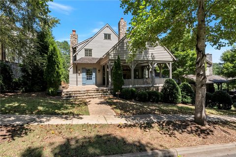 125 North Lawn Drive