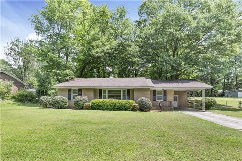 435 Forest Lane