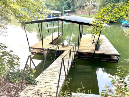 612 Crooked Trace Lane w/covered dock sold home in Timber Bay, Seneca, SC